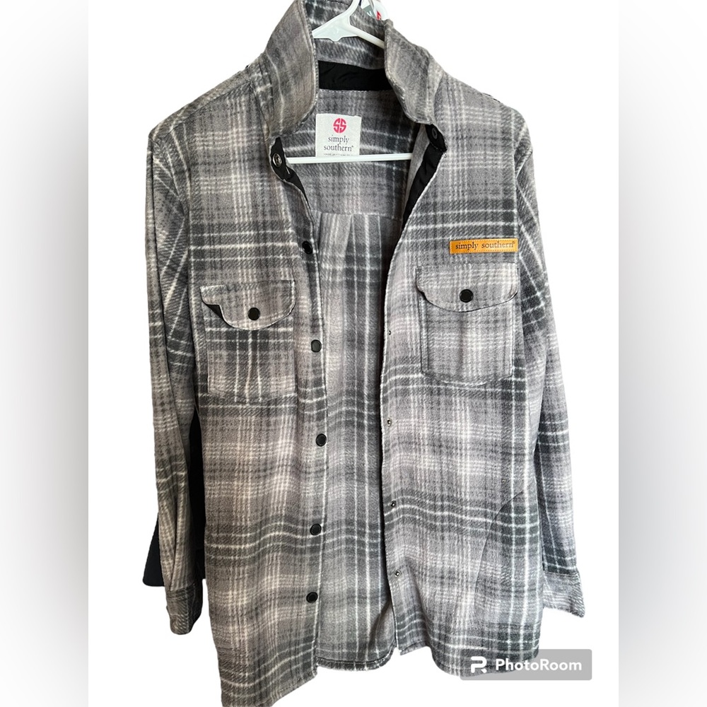 Simply Southern grey plaid light weight Shacket. Sz Womens Small